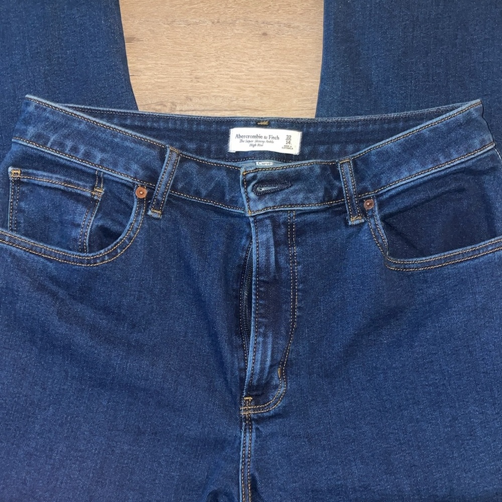 Abercrombie & Fitch Super Skinny Ankle High Rise Curve Love Size 32 or 14